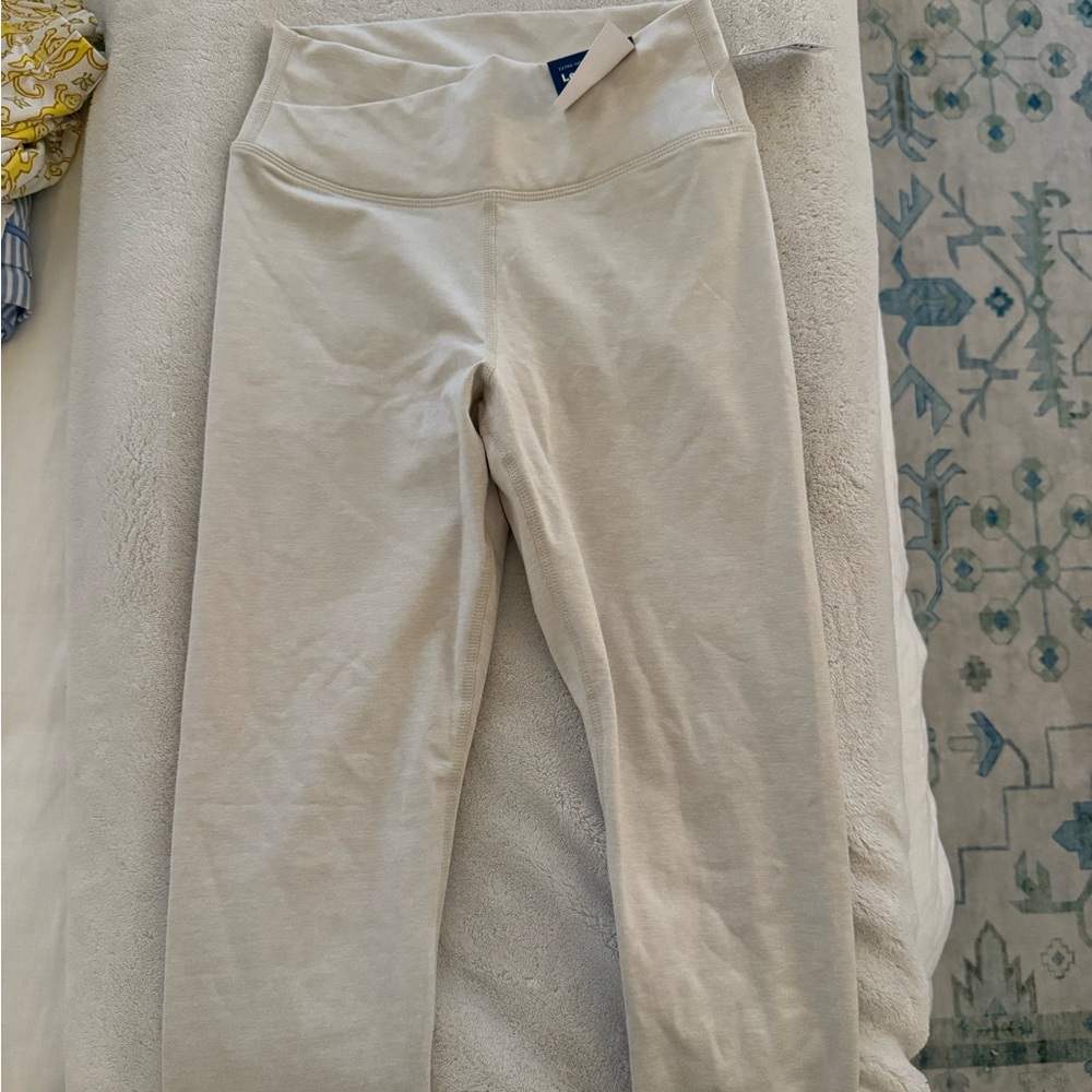 Old Navy CloudComfy Cream Leggings